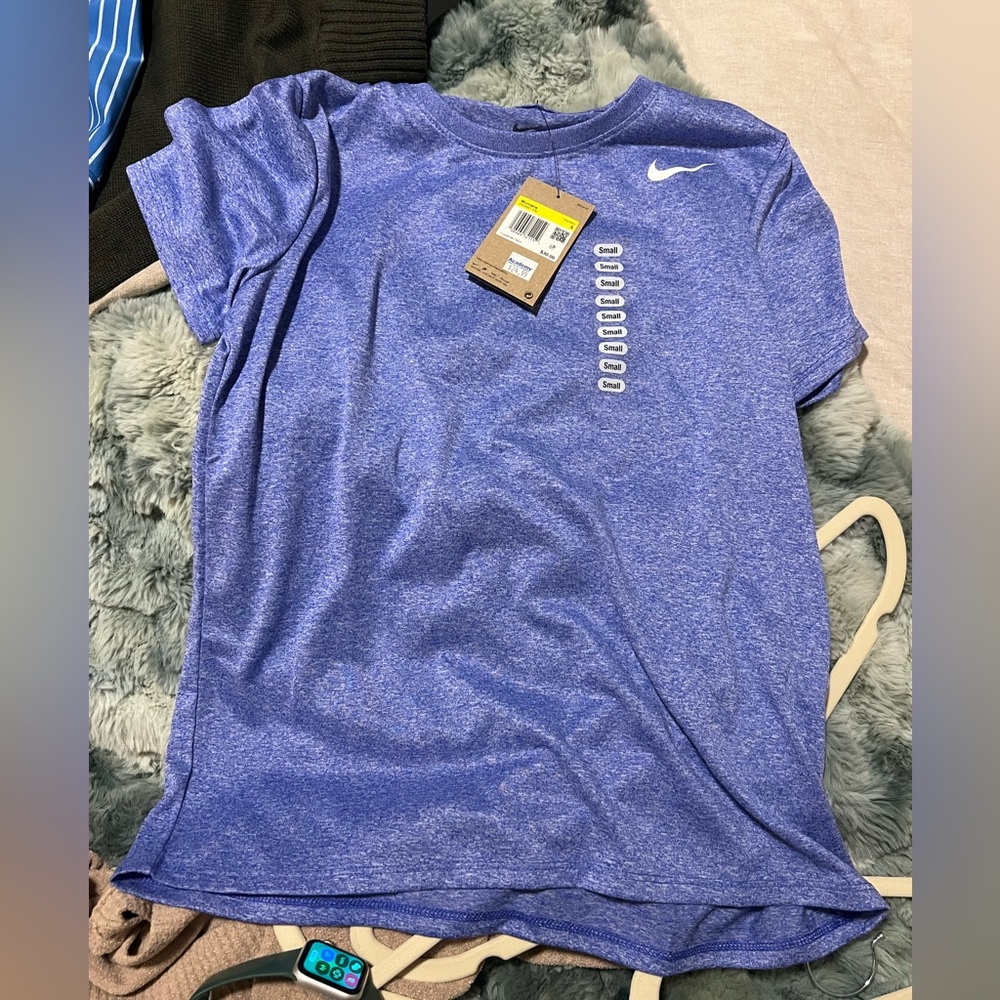 New Nike workout top